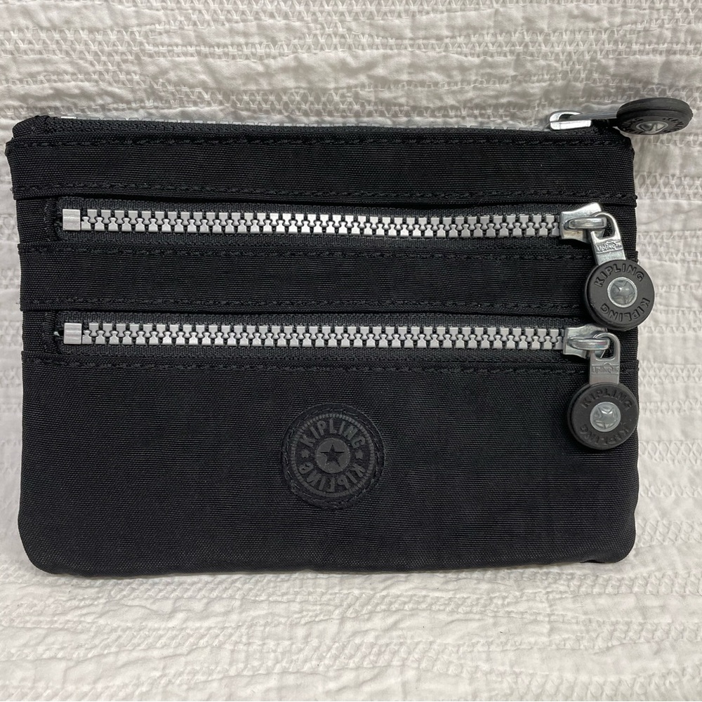 Kipling Pouch